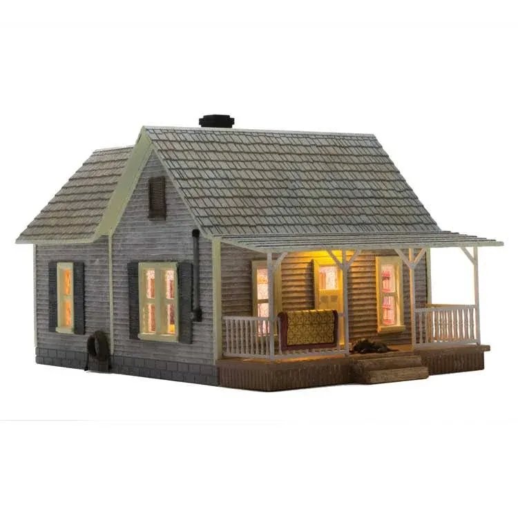 Woodland Scenics 5860 O Scale Old Homestead w/Lights - Built & Ready Landmark Structures(R) -- Assembled - 6-3/4 x 9-13/16 x 5-1/8"  17.1 x 24.9 x 13cm