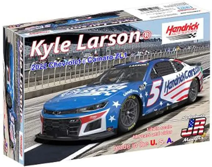 Salvinos JR Model 1/24 NASCAR 2022 Camaro ZL1 Hendrik Motorsport Kyle Larson Patriot Color Plastic Model SJMHMC2022KLC