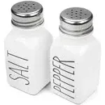 Heartland Home Farmhouse Ceramic Salt and Pepper Shakers Set with Extra Lids. 100% Stoneware Salt and Pepper Shaker Set. White Pepper and Salt Shaker with Lid x4. Kitchen Salt Pepper Shaker Set