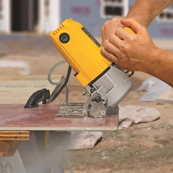 DEWALT Wet Tile Saw