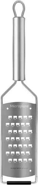 Microplane Professional Series Kitchen Grater Extra Coarse for Potato, Zucchini, Carrot, Apple, Cabbage and Cheese with Stainless Steel Blades - Made in USA