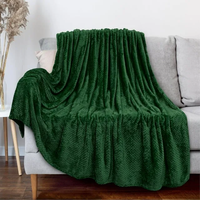 PAVILIA Waffle Fleece Throw Blanket for Couch Bed Emerald Green Super Soft Fuzzy Cozy Blanket Sofa Plush Warm Cute Decorative Home Decor Throw Lightweight All Season Forest Dark Green 50x60