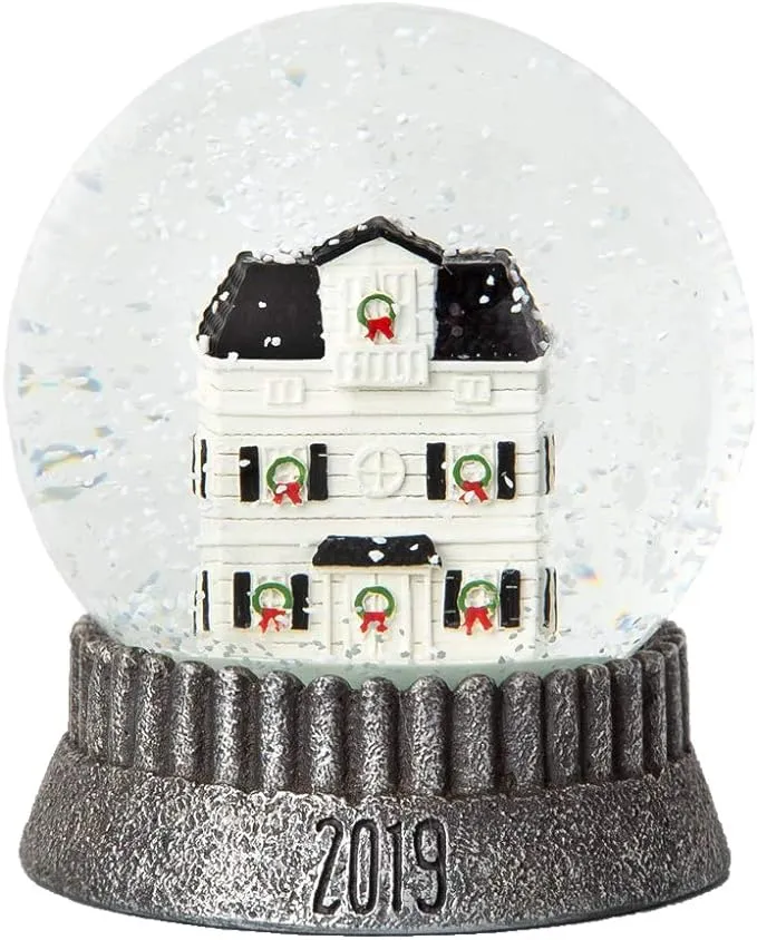 2019 Hearth &amp; Hand Christmas House Snowglobe NWT