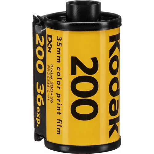 Kodak GOLD 200 Color Negative Film (35mm Roll Film, 24 Exposures, 3-Pack)