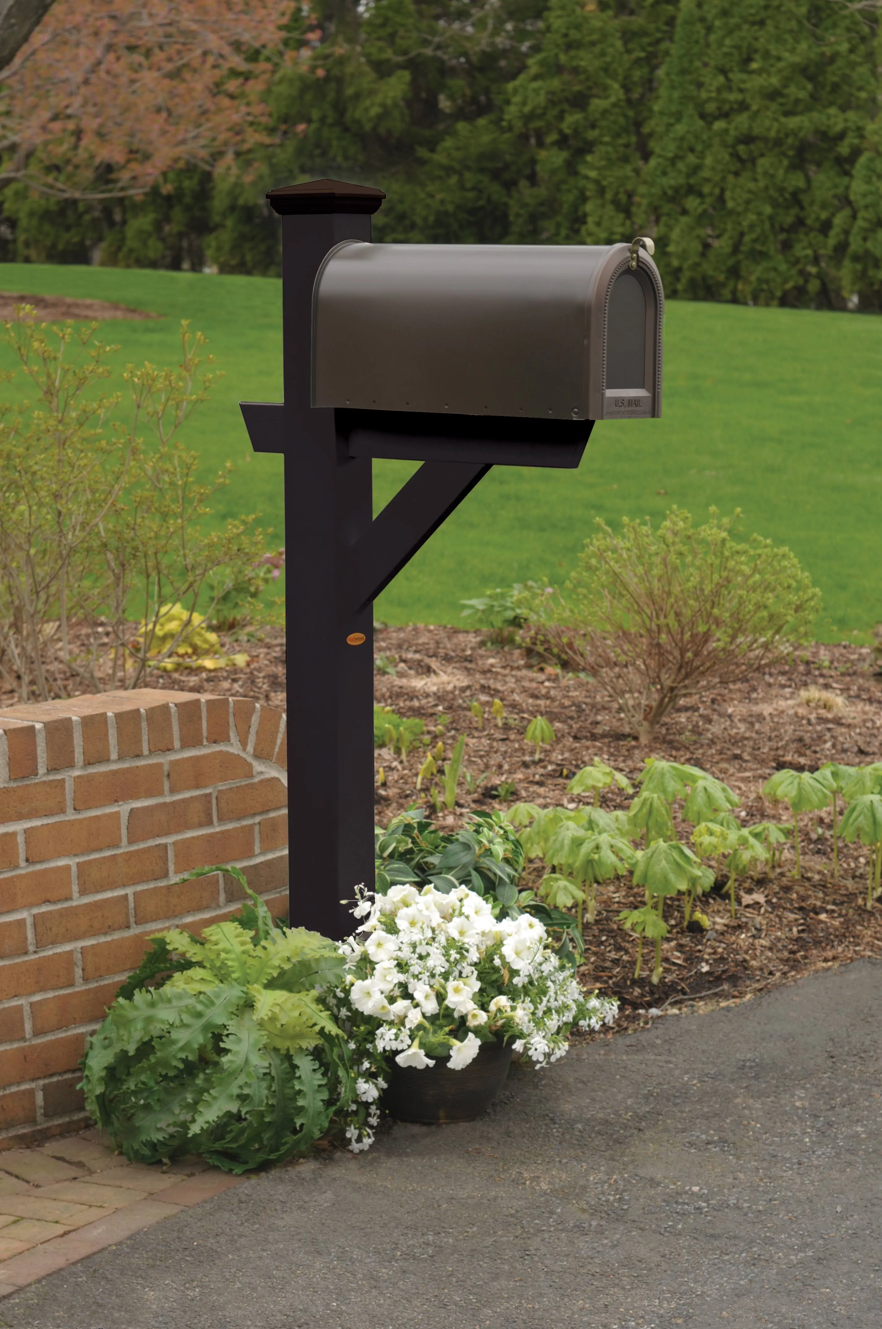 Highwood Hazleton Mailbox Post - Black