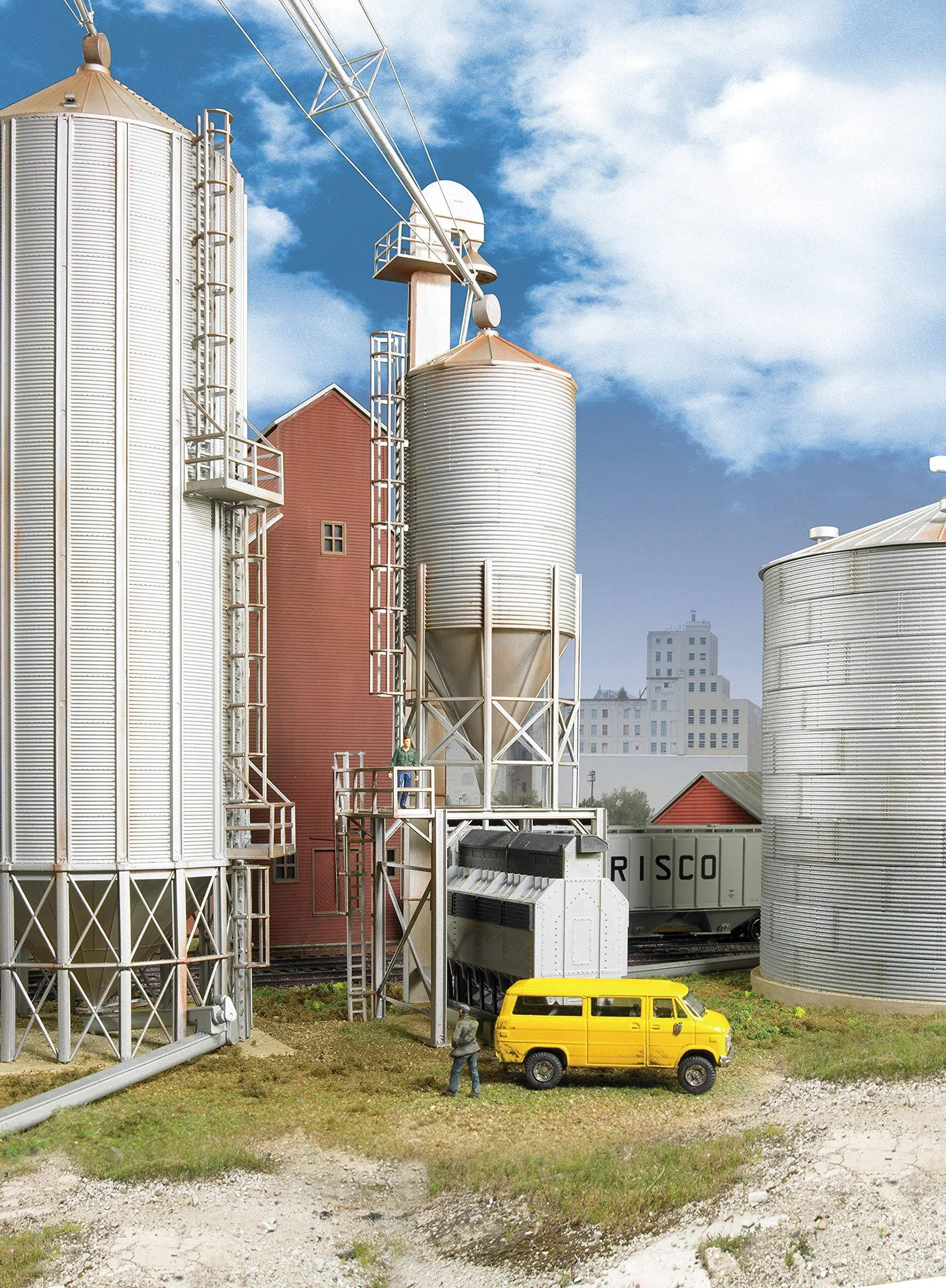 Walthers HO Scale: Grain Surge Bin - Kit